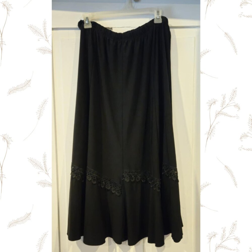 Black Vintage Midi Skirt w/Lace Trim